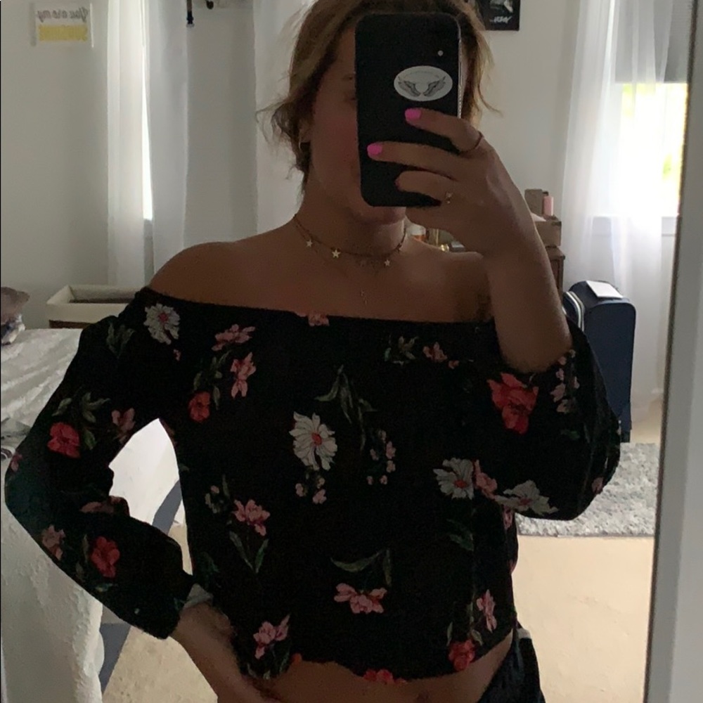 Off the shoulder Hollister floral top
